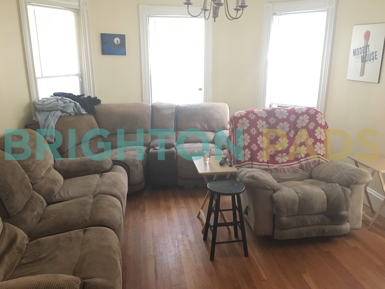 81 Mapleton St 1 - Photo 2 of 9