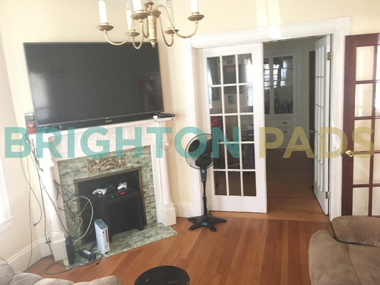 81 Mapleton St 1 - Photo 3 of 9