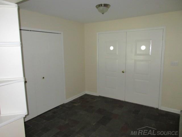 5302 Pointe Dr - Photo 3 of 22