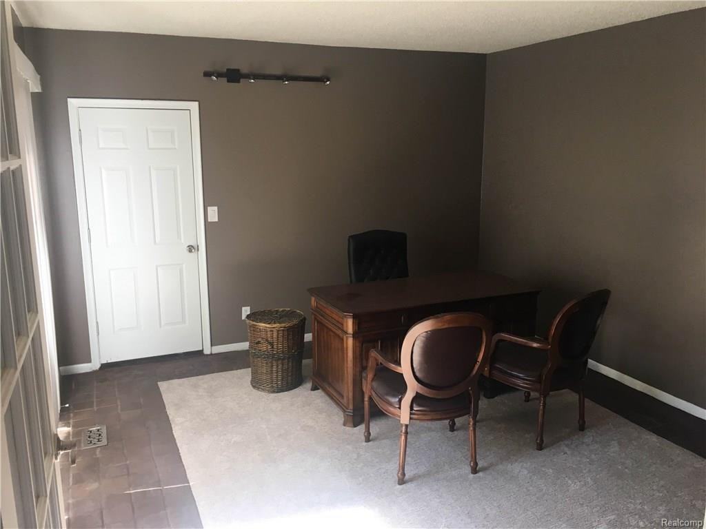 7139 Creeks Crossing - Photo 3 of 19