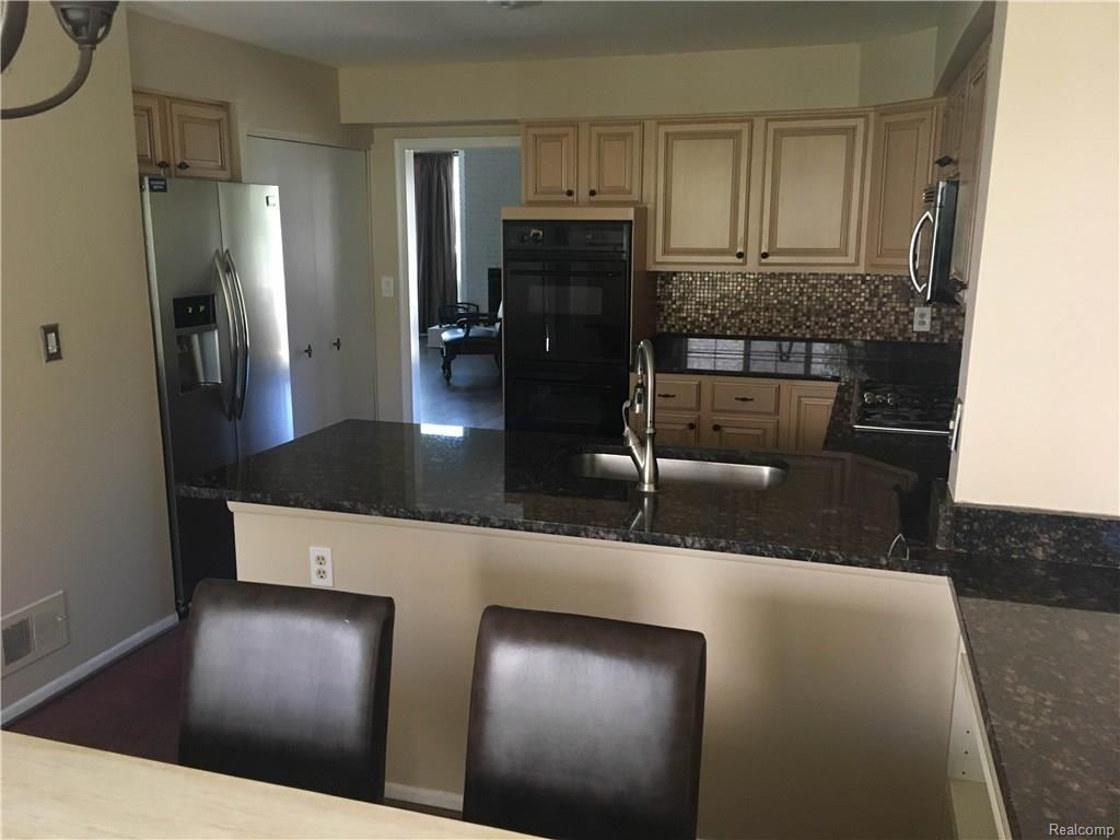 7139 Creeks Crossing - Photo 4 of 19