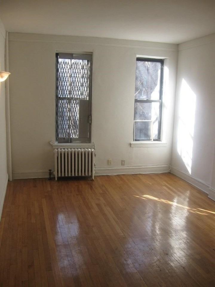 9th Ave & West 49th St