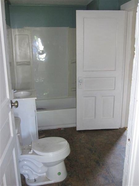 1096 Wood St - Photo 2 of 11