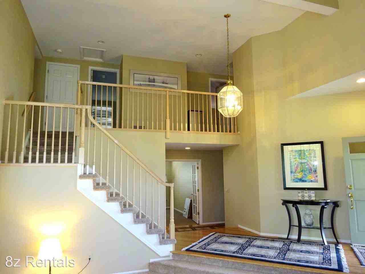 8621 S Forest St - Photo 3 of 34