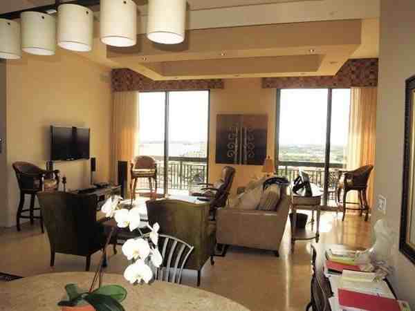 600 Banyan Blvd - Photo 2 of 15