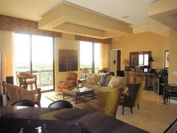 600 Banyan Blvd - Photo 3 of 15