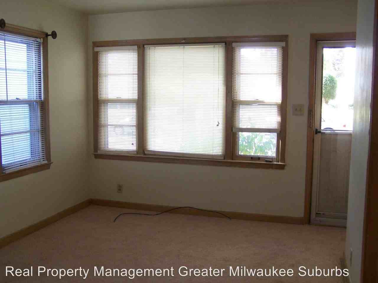 512 S 65th St - Photo 2 of 13