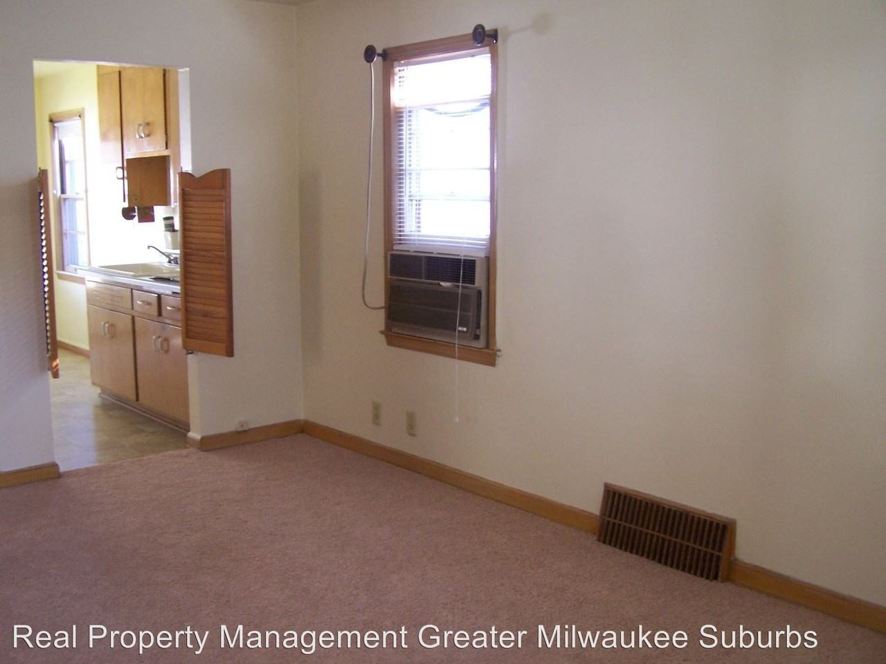 512 S 65th St - Photo 3 of 13