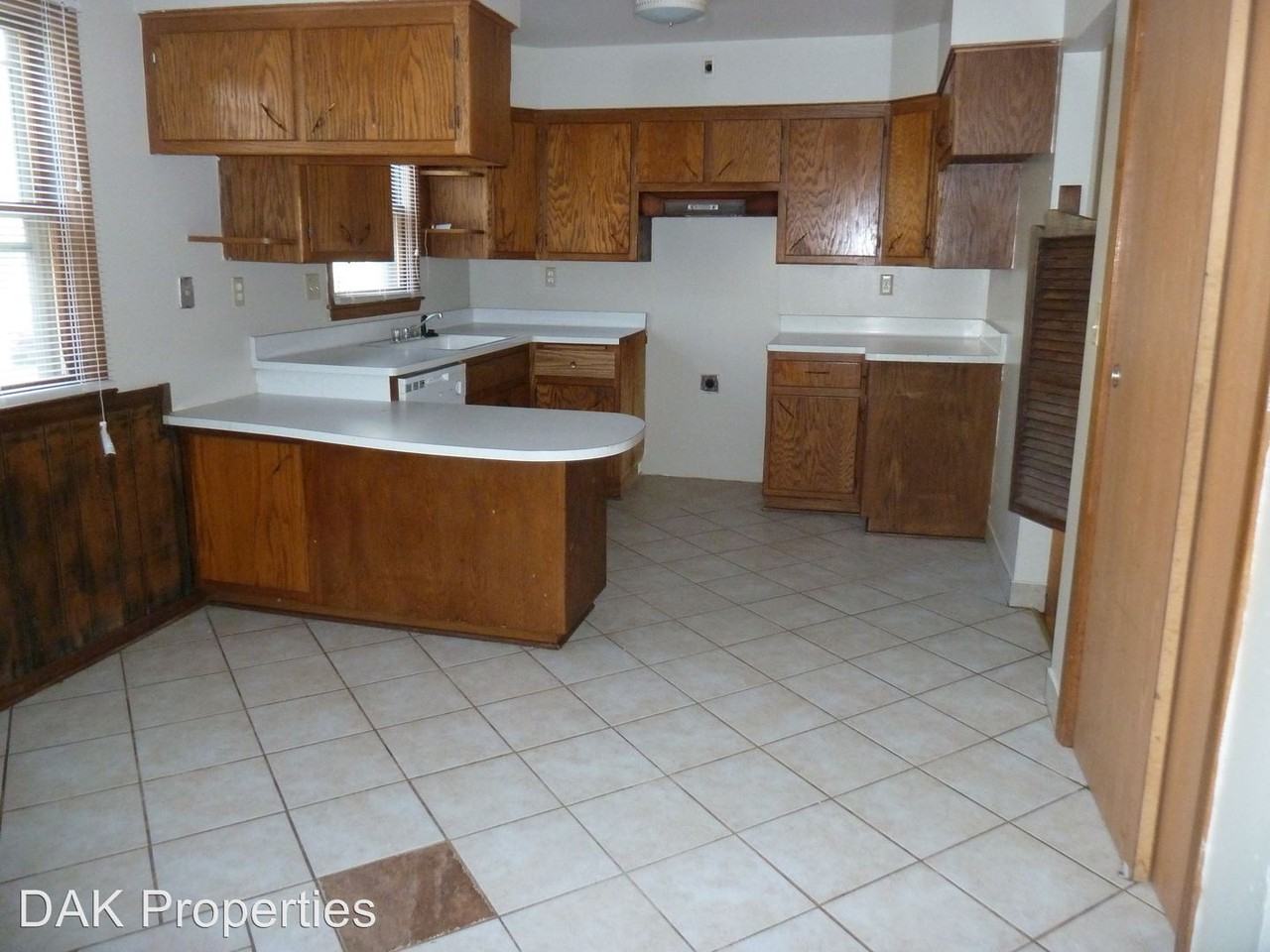 5107 N 87th St - Photo 2 of 9