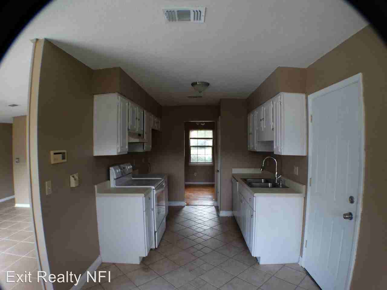 6036 W Shore Dr - Photo 3 of 9