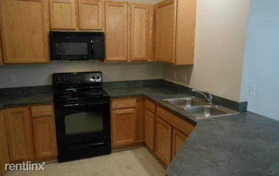 17109 Addington Dr - Photo 3 of 18