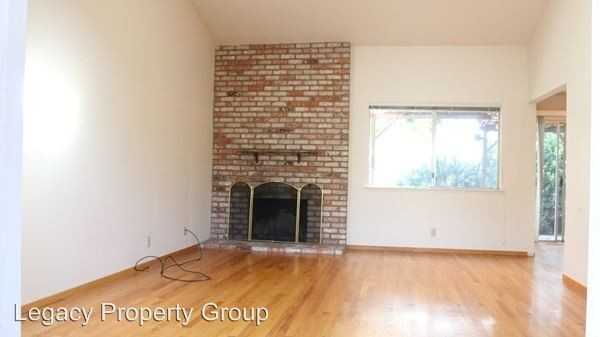 807 Runningwood Cir - Photo 2 of 21