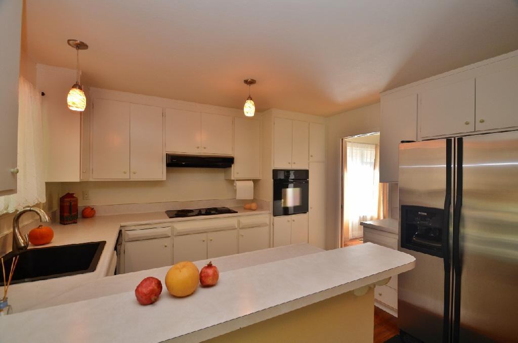 124 Glen Park Ave - Photo 3 of 21
