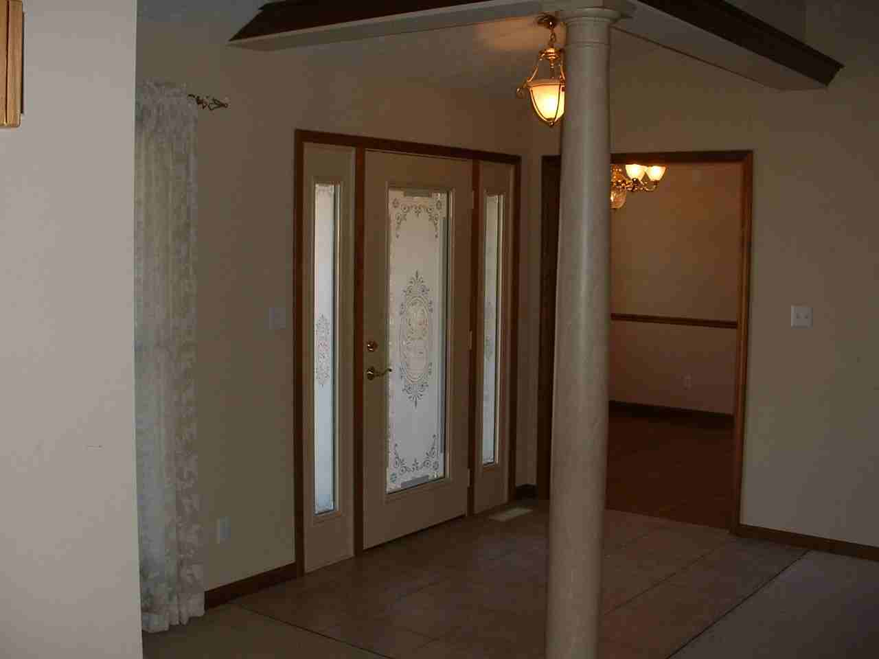 11706 Sawmill Dr - Photo 2 of 18