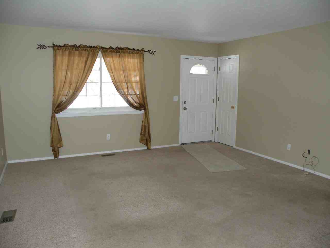 6409 Southgrove Rd - Photo 2 of 20