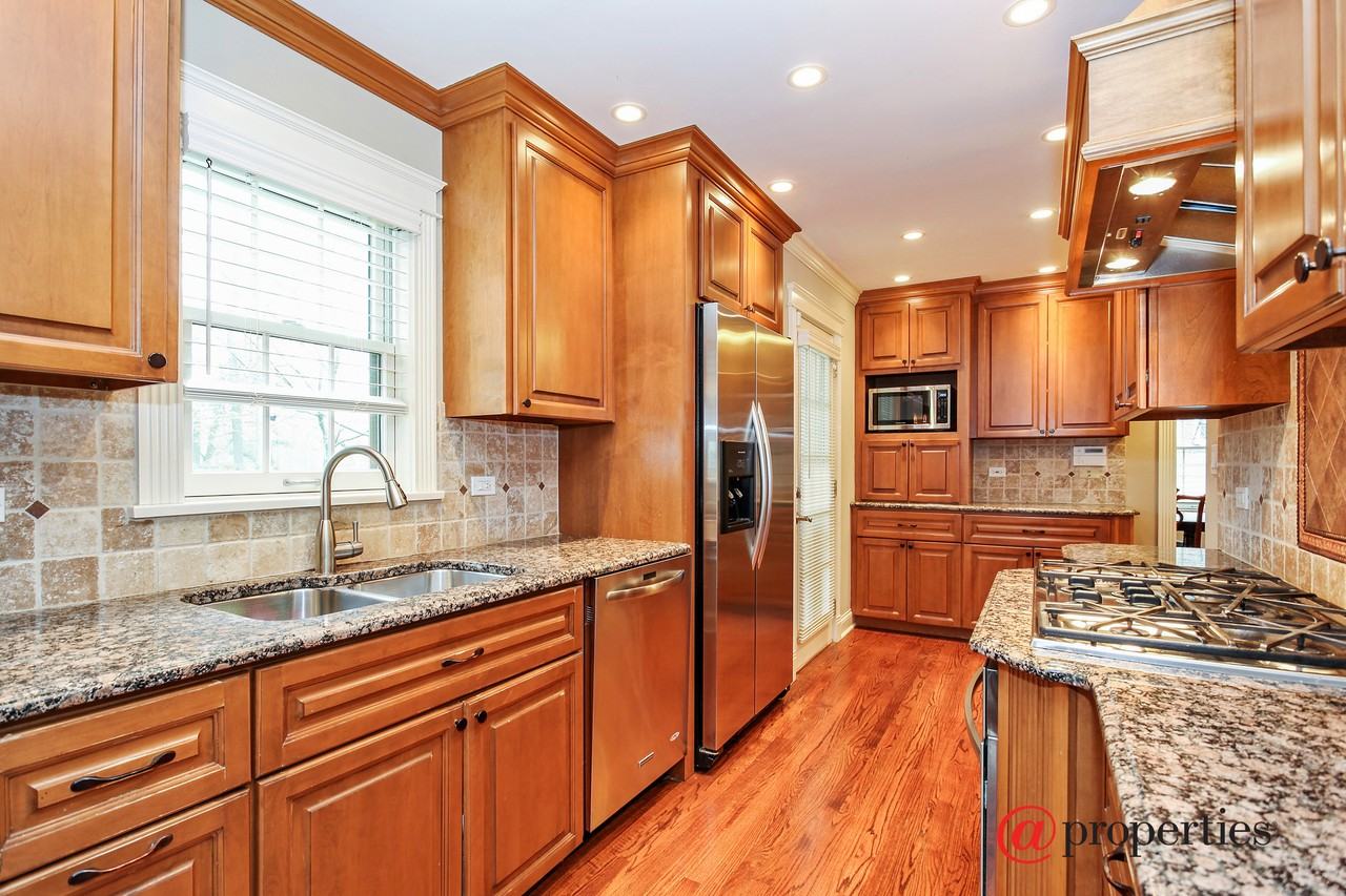 1025 Green Bay Rd - Photo 3 of 19