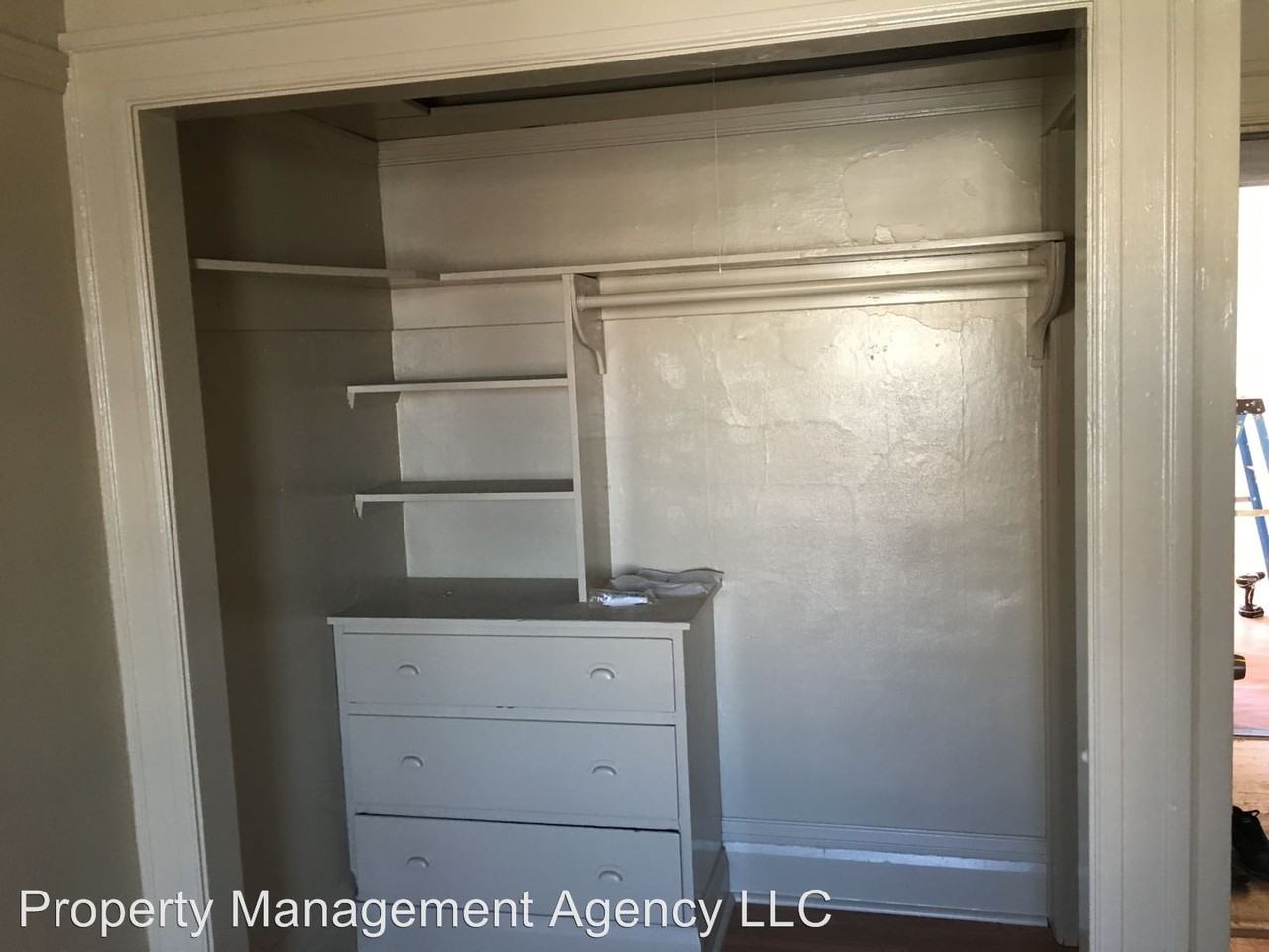 517 East Channel Street - Photo 3 of 5