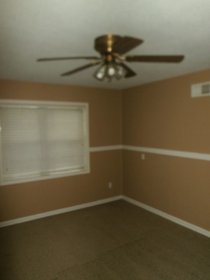 4983 Simsbury Dr - Photo 3 of 9