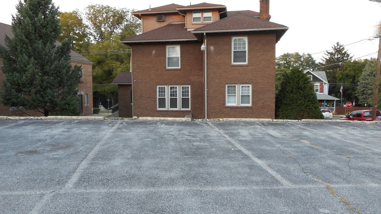 642 E Main St - Photo 2 of 11