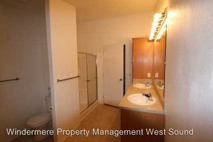 11157 Battle Point Dr NE - Photo 2 of 8