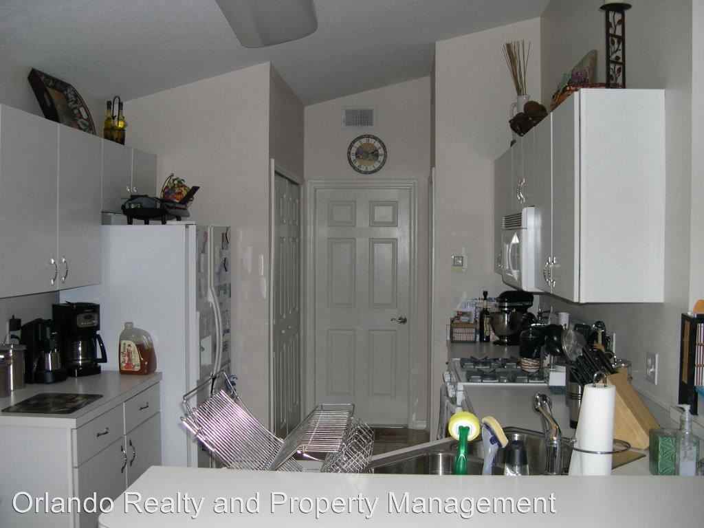 5518 Ligustrum Loop - Photo 3 of 14