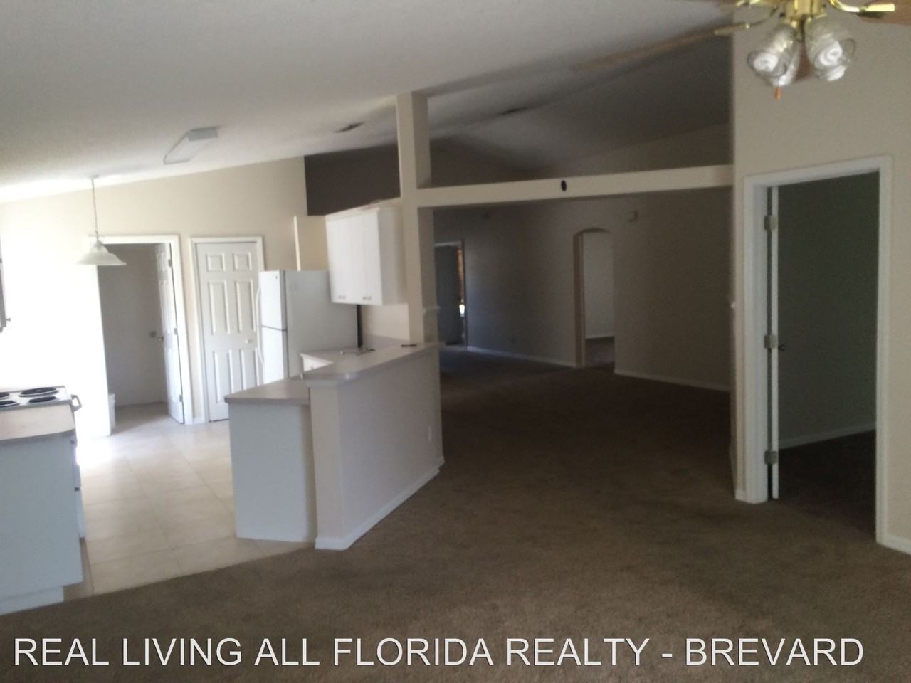 1511 Talamore Ln - Photo 3 of 15