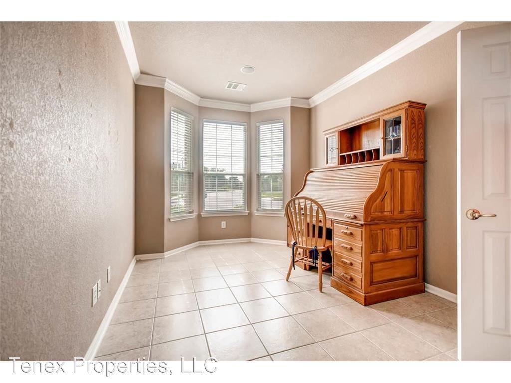 19717 Diablo Dr - Photo 3 of 17