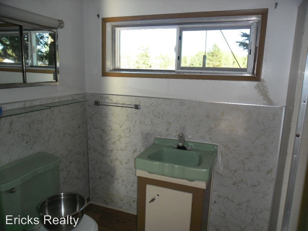 4426 Williams Valley Rd - Photo 3 of 11