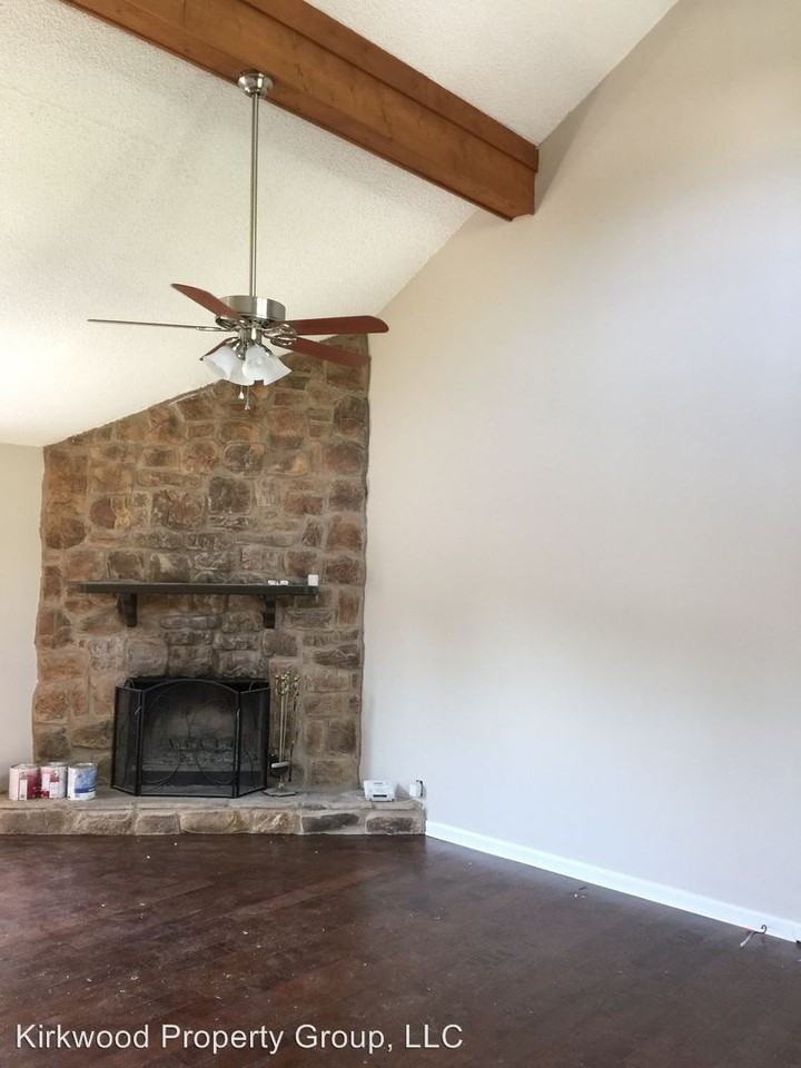 3905 Eckhart Dr - Photo 3 of 12