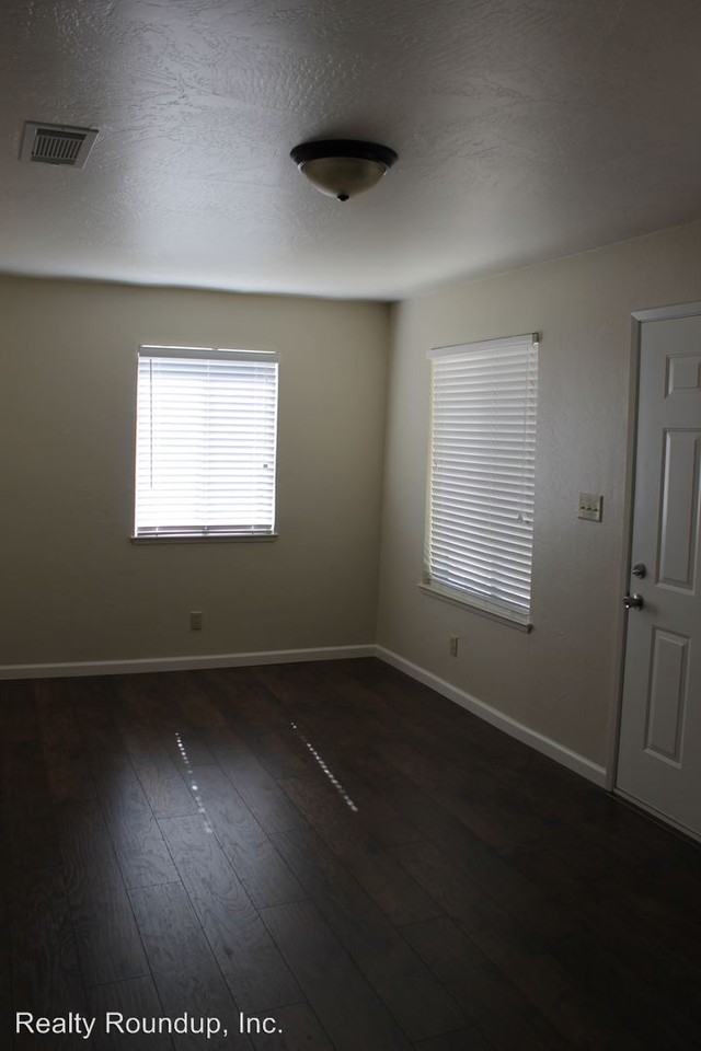 36 Cardinal Ave - Photo 3 of 9