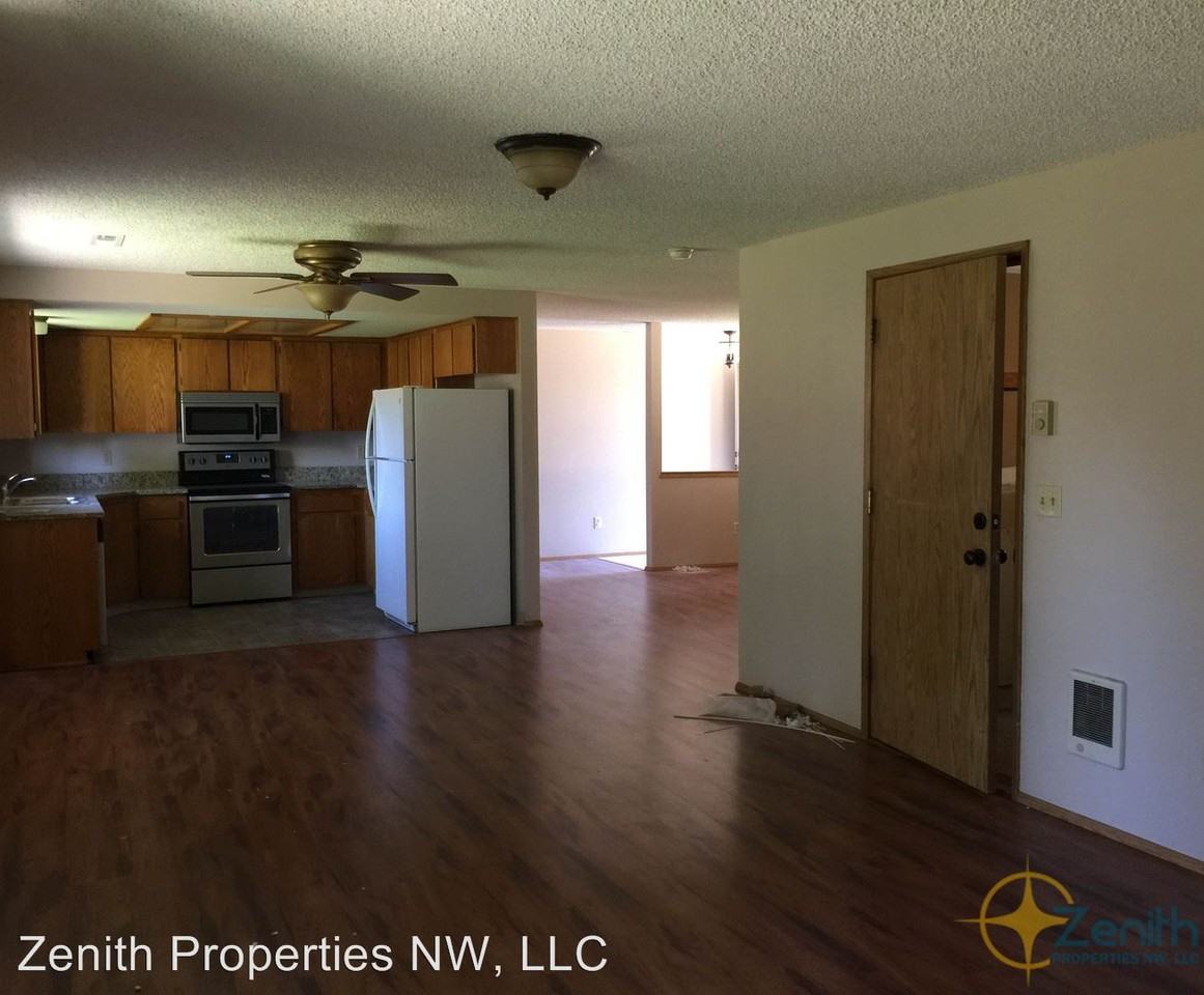 1401 SE Park Crest Ave - Photo 3 of 14