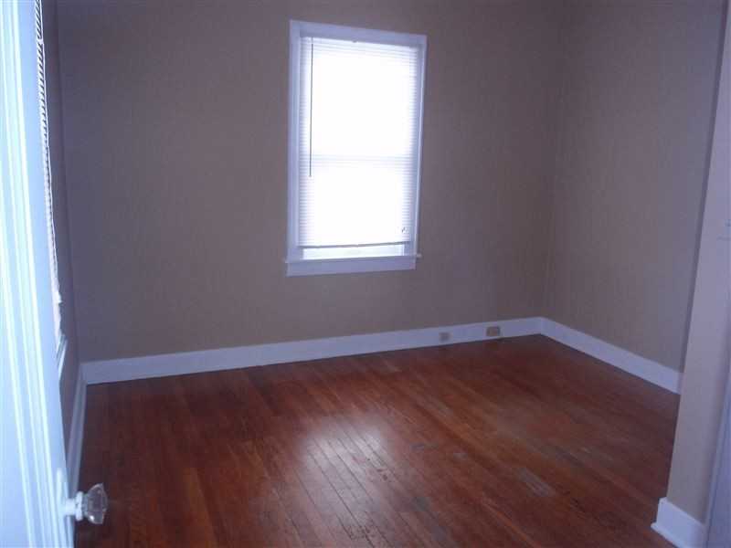 418 Stanwood St - Photo 3 of 15