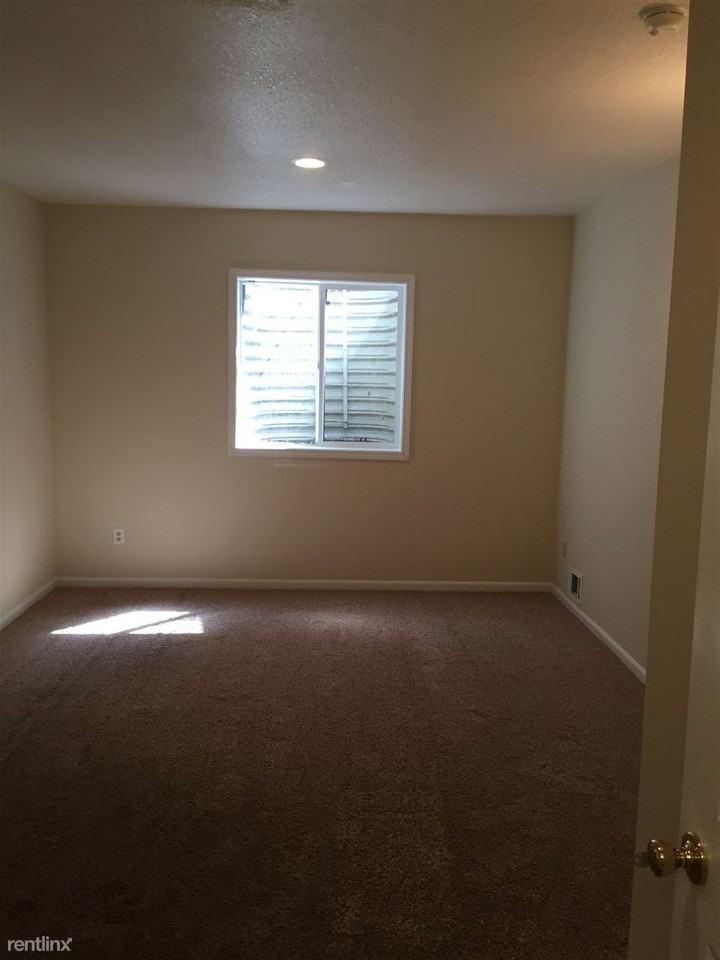 1515 Crawford St - Photo 2 of 20