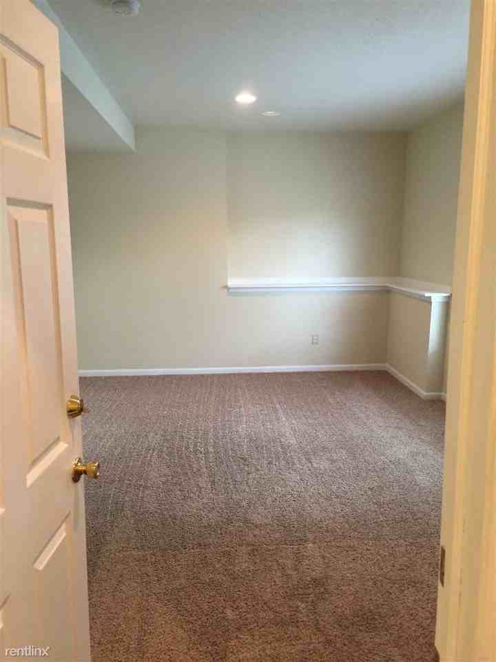 1515 Crawford St - Photo 3 of 20