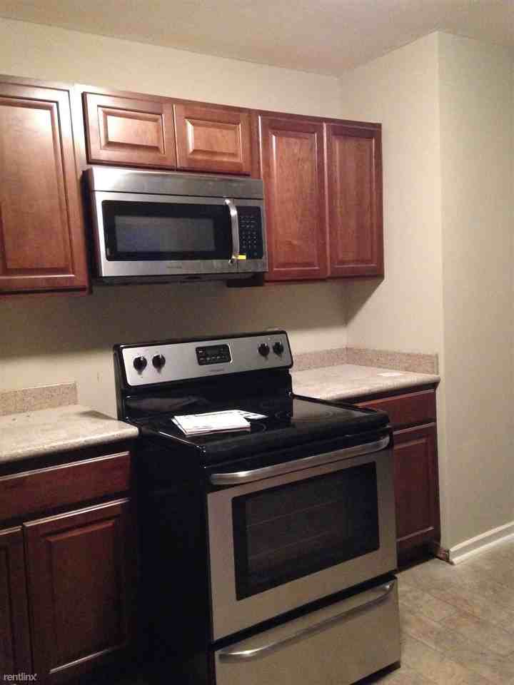 211 Shisler Cir - Photo 3 of 8