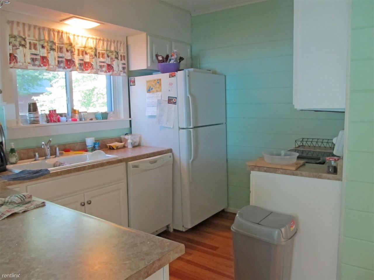 415 N Gremps St - Photo 2 of 10