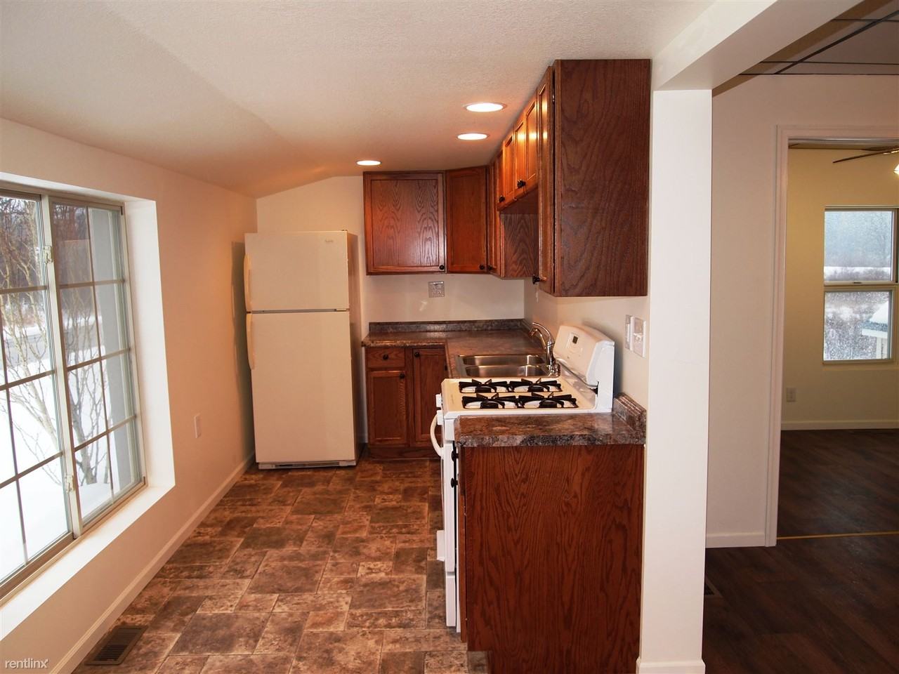 3891 Bankers Rd - Photo 2 of 7