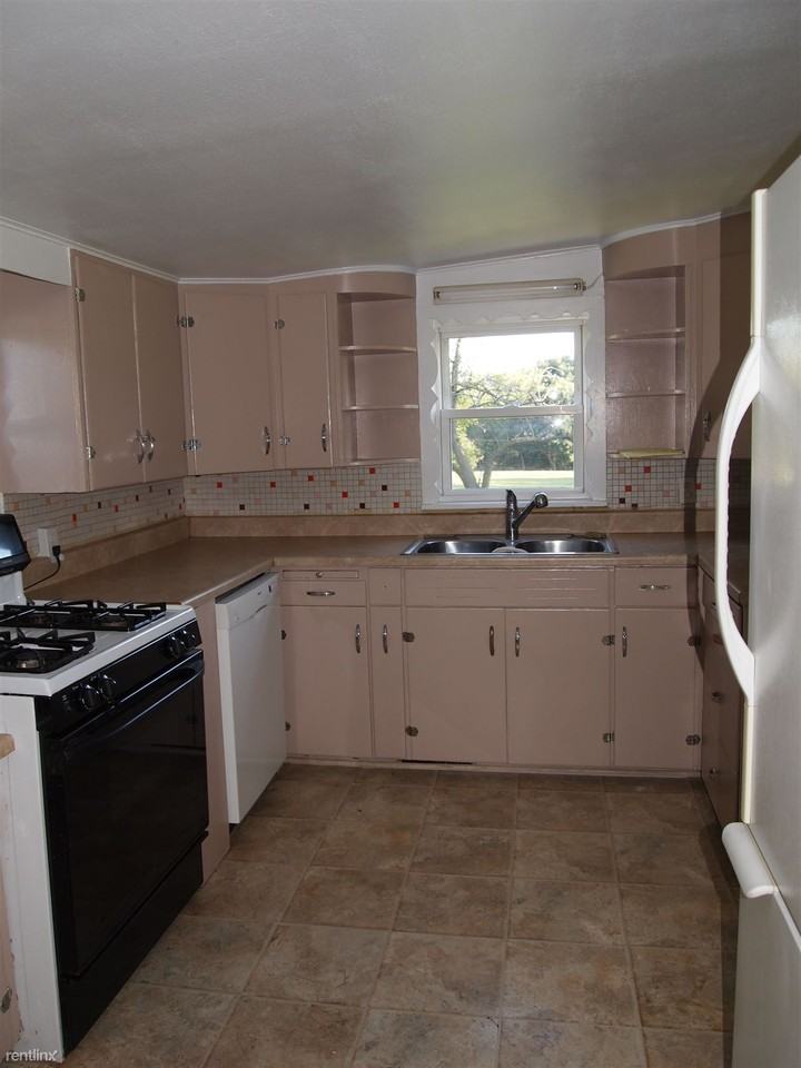 2971 Union St - Photo 2 of 9