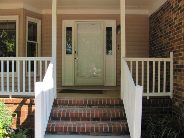 75 Roanoke Dr - Photo 2 of 43