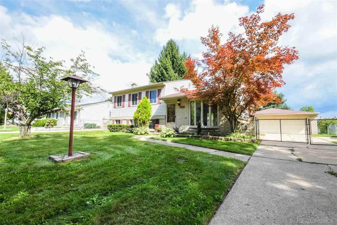 50760 Homestead Dr - Photo 2 of 23