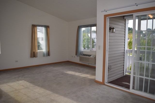 123 Silverstone Dr - Photo 3 of 15
