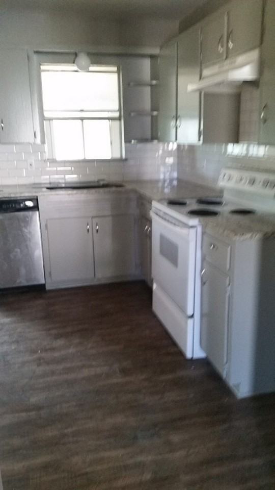 1018 Shiels Dr - Photo 2 of 10