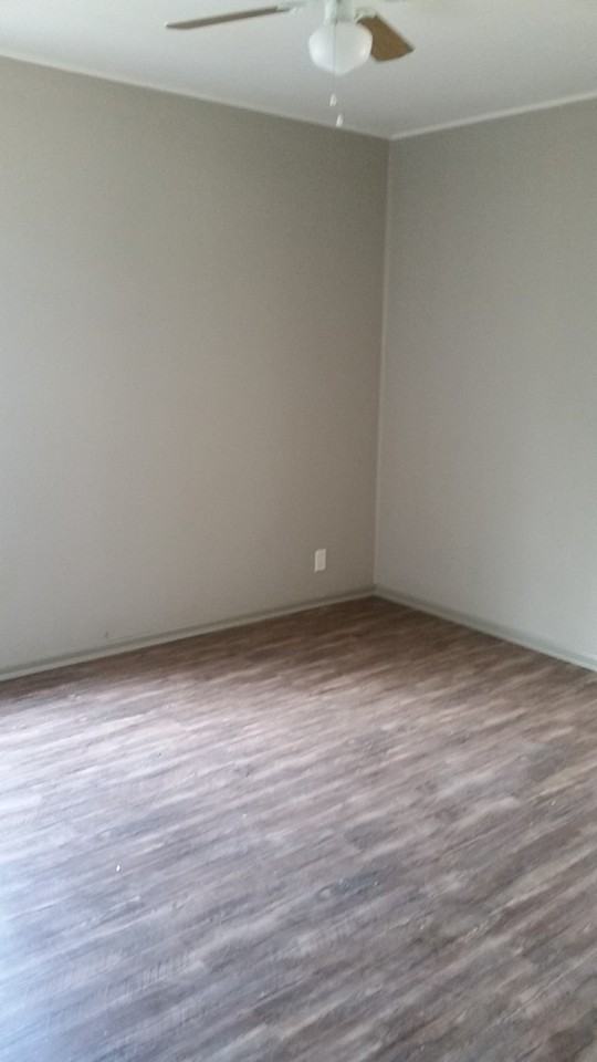 1018 Shiels Dr - Photo 3 of 10
