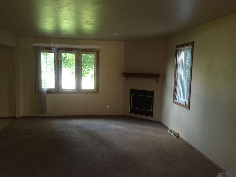 1103 Terry Ln - Photo 2 of 12