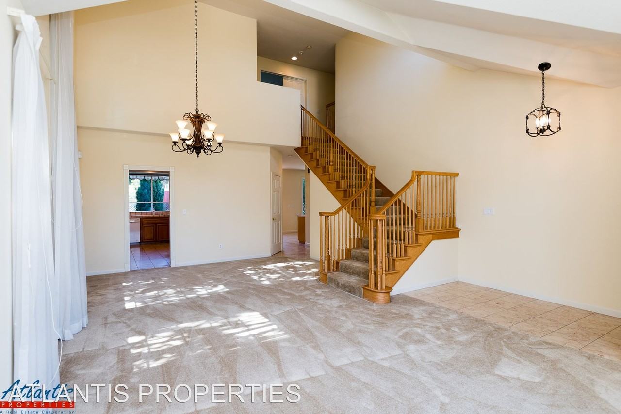 3661 Warbler Ave - Photo 3 of 22