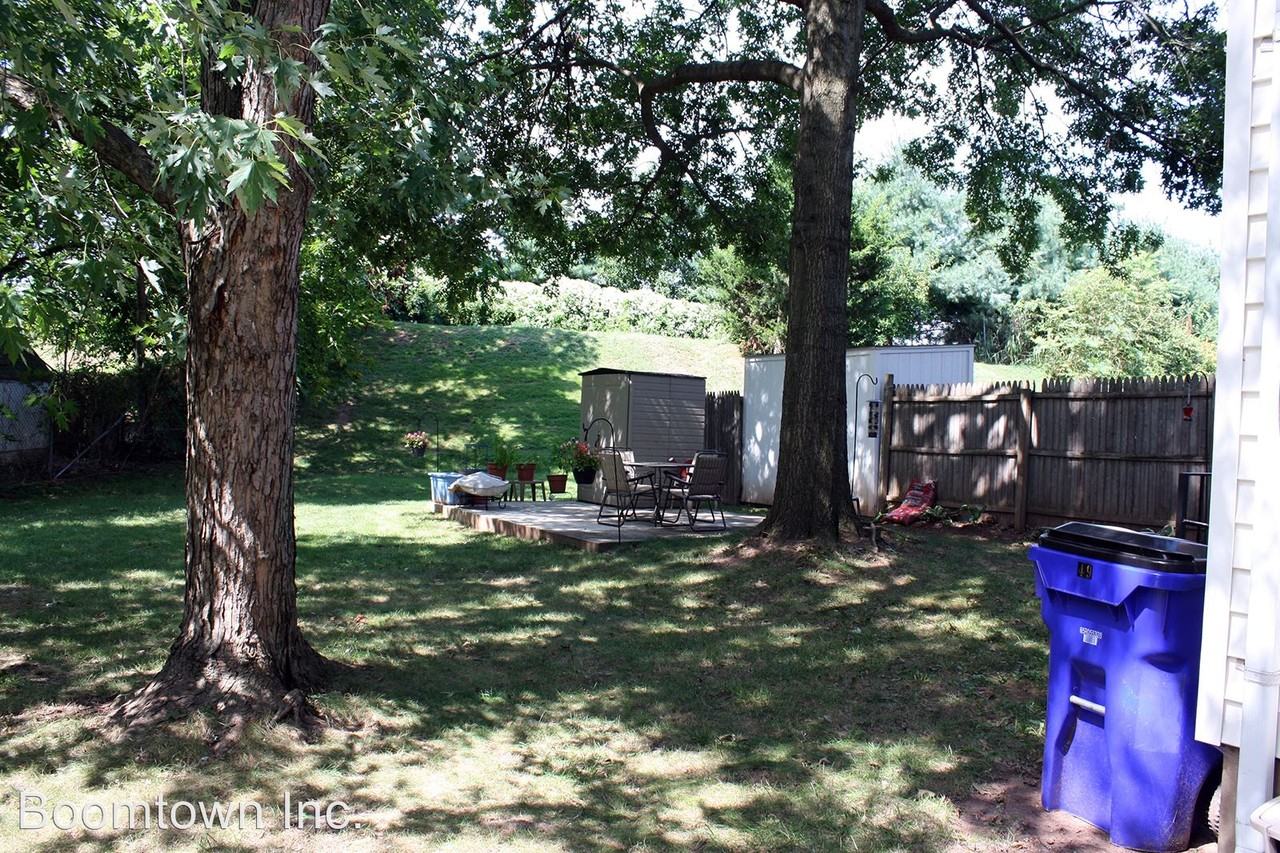 49 N Pendleton Ct - Photo 3 of 15