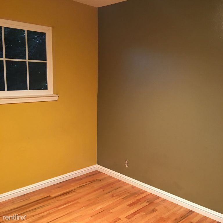 1930 Tripoli Ave - Photo 2 of 10