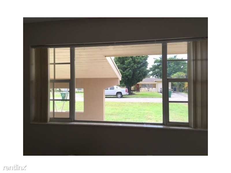 2619 Flamingo Dr - Photo 3 of 16