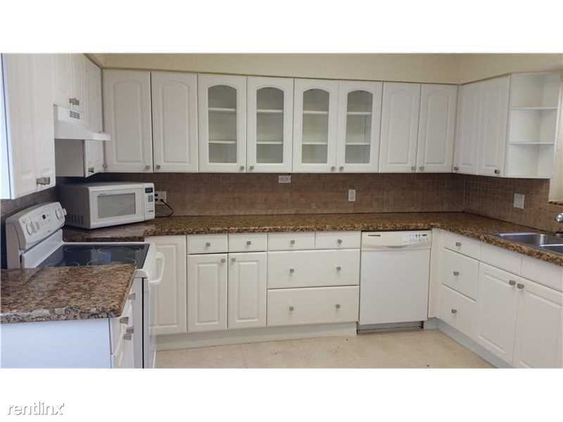 2565 NE 201st St - Photo 3 of 16