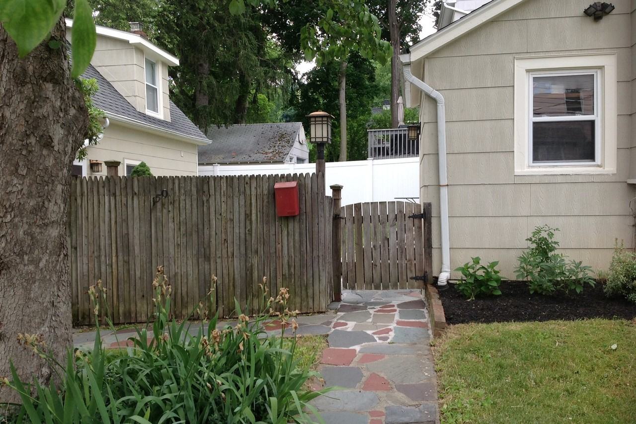 150 Columbia Ave - Photo 2 of 10